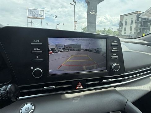 Used 2022 Hyundai Elantra SEL FWD image 24