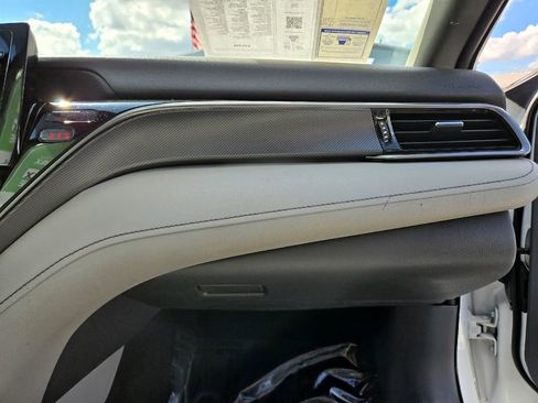 Used 2022 Toyota Camry SE image 43