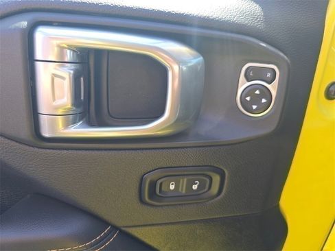 Used 2024 Jeep Wrangler Sahara image 12