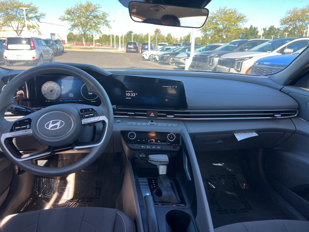 Used 2024 Hyundai Elantra SEL FWD image 10