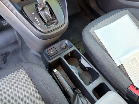 Used 2022 Ford Transit Connect XL image 21