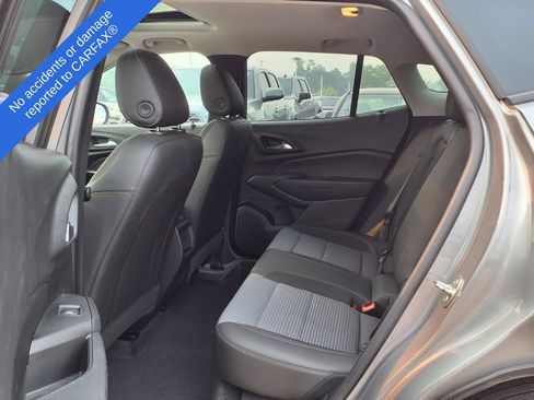 Used 2024 Chevrolet Trax LT w/ Sunroof Package FWD image 13