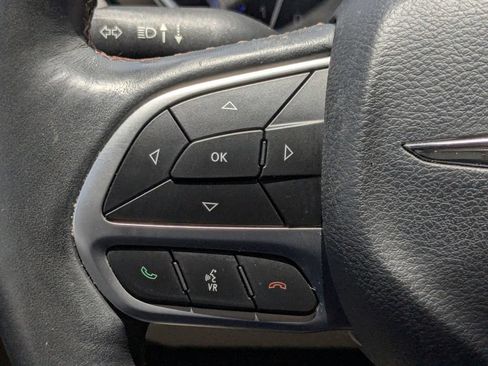 Used 2017 Chrysler Pacifica Touring-L Plus w/ Advanced Safetytec Group FWD image 38