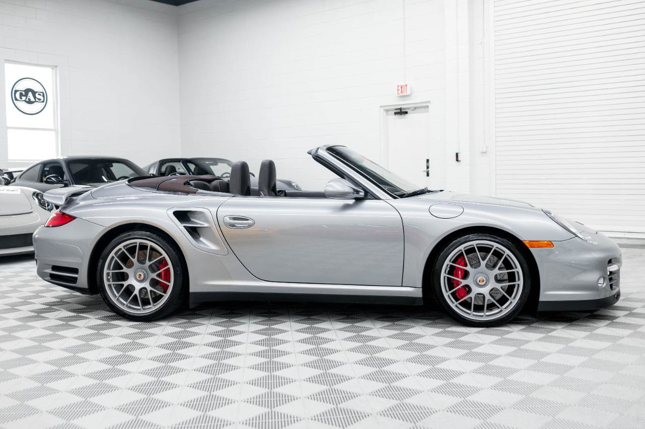 Used 2010 Porsche 911 Turbo AWD/4WD image 10