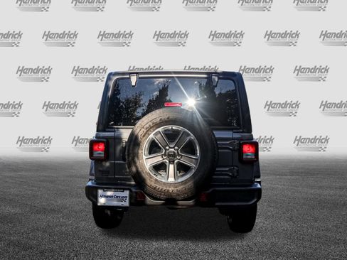 Used 2022 Jeep Wrangler Unlimited Sahara image 9