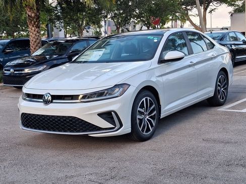 New 2026 Volkswagen Jetta SE FWD image 3