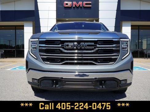 Used 2025 GMC Sierra 1500 SLT AWD/4WD image 3