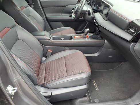 Used 2026 Nissan Kicks SR w/ Cold Weather Package AWD/4WD image 7