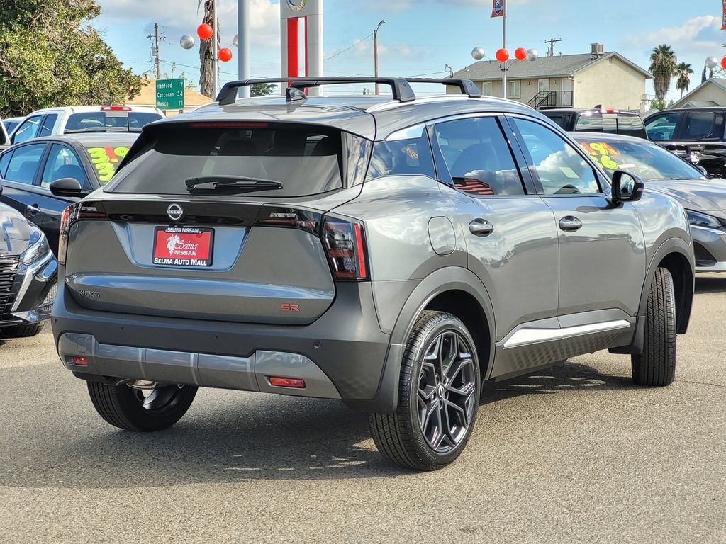 New 2026 Nissan Kicks SR w/ Illumination Package FWD image 4