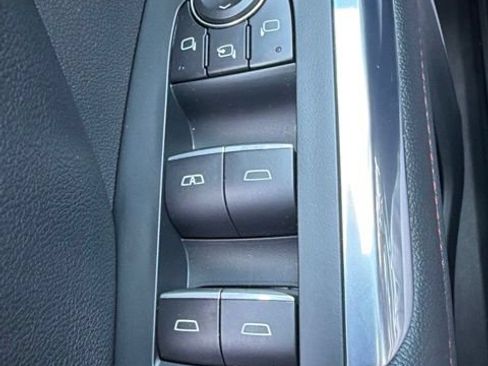 Used 2025 Chevrolet Traverse RS AWD/4WD image 33