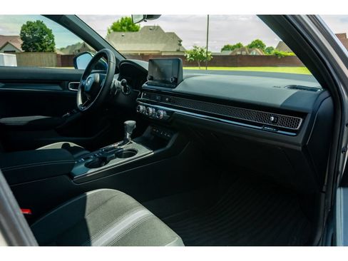 Used 2025 Honda Civic Sport image 16