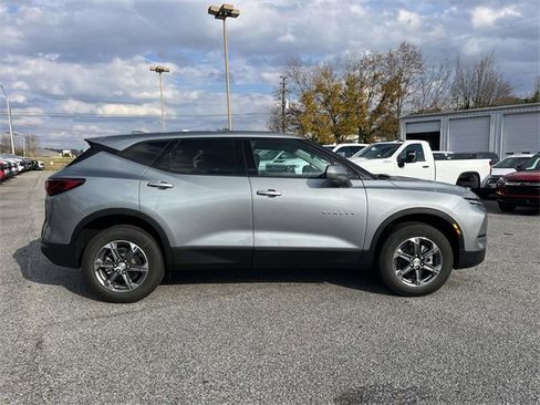 New 2026 Chevrolet Blazer LT image 2