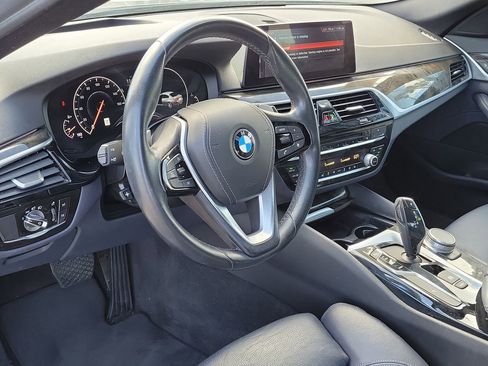 Used 2019 BMW 540i w/ Executive Package image 23