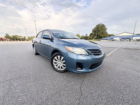 Used 2013 Toyota Corolla LE FWD image 28