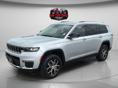 Used 2023 Jeep Grand Cherokee L Limited AWD/4WD image 3