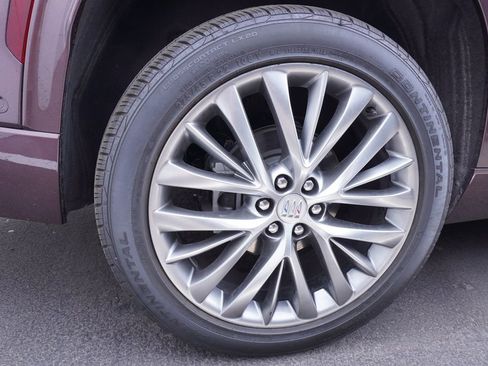 Certified 2025 Buick Enclave Avenir w/ Super Cruise Package FWD image 5