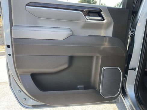 Used 2025 GMC Sierra 1500 SLT RWD image 11