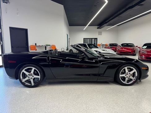 Used 2007 Chevrolet Corvette Convertible w/ Preferred Equipment Group RWD image 16