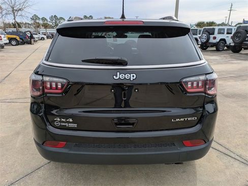 Used 2022 Jeep Compass Limited image 5