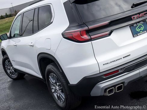 Certified 2025 GMC Acadia Elevation AWD/4WD image 10