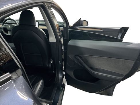Certified 2023 Tesla Model Y Long Range AWD/4WD image 12