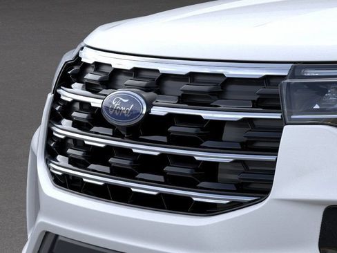 Used 2026 Ford Explorer Active w/ Active Comfort Package AWD/4WD image 16
