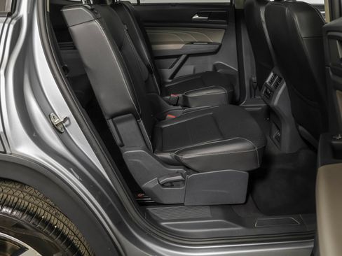 Used 2023 Volkswagen Atlas SEL R-Line AWD/4WD image 44