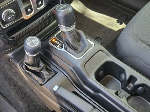 Used 2022 Jeep Wrangler Sport AWD/4WD image 21