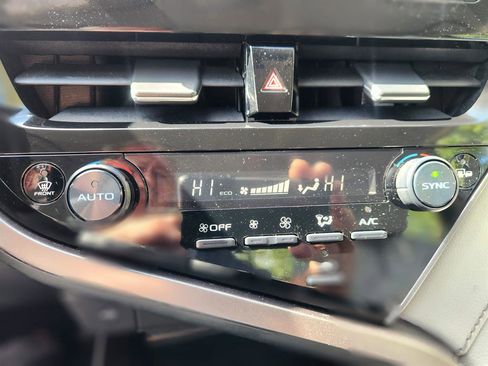 Used 2024 Toyota Camry SE image 29