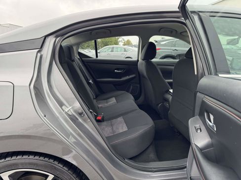 Used 2021 Nissan Sentra SR w/ Electronics Package image 10