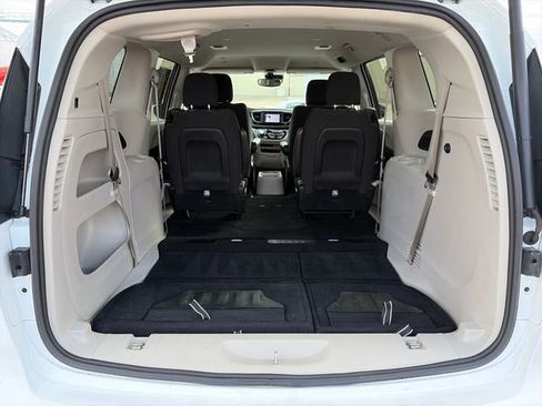 Used 2023 Chrysler Voyager LX FWD image 43