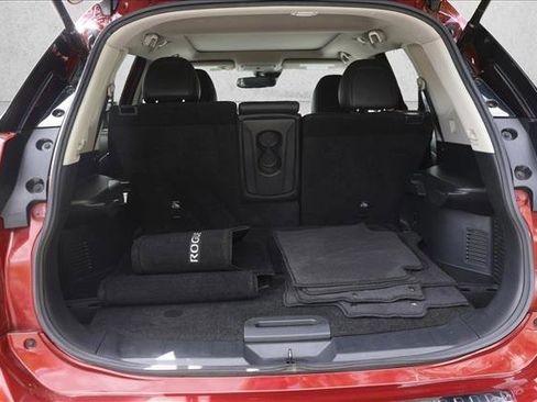 Used 2019 Nissan Rogue SL w/ Premium Package AWD/4WD image 25