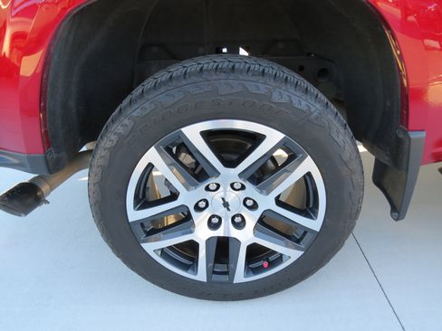 Used 2024 Chevrolet Colorado Z71 w/ Z71 Convenience Package 2 image 8