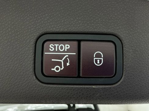 Used 2017 Mercedes-Benz GLS 450 4MATIC w/ Premium Package image 53