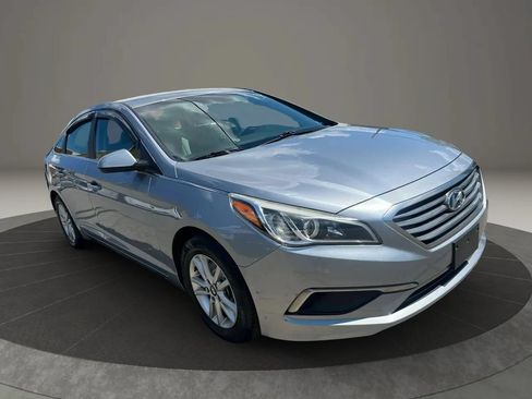 Used 2017 Hyundai Sonata SE FWD image 3
