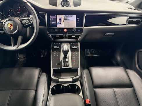 Certified 2025 Porsche Macan image 19