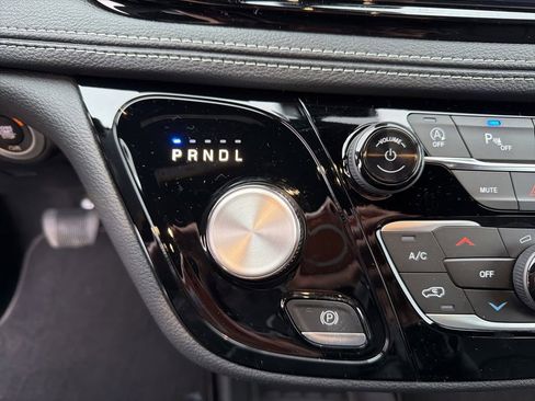 New 2026 Chrysler Pacifica Select FWD image 38