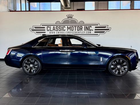 Used 2021 Rolls-Royce Ghost AWD/4WD image 2