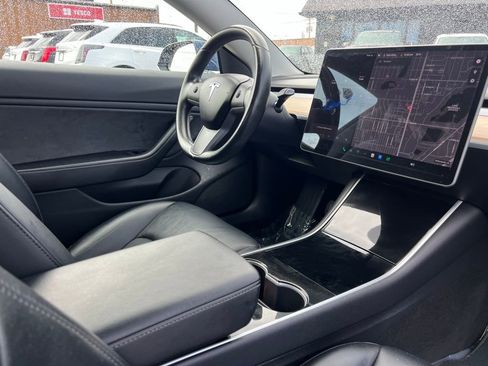 Used 2018 Tesla Model 3 Long Range image 29