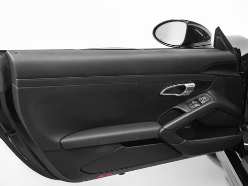 Certified 2022 Porsche 718 Cayman RWD image 48
