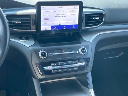 Used 2020 Ford Explorer XLT w/ Equipment Group 202A image 10