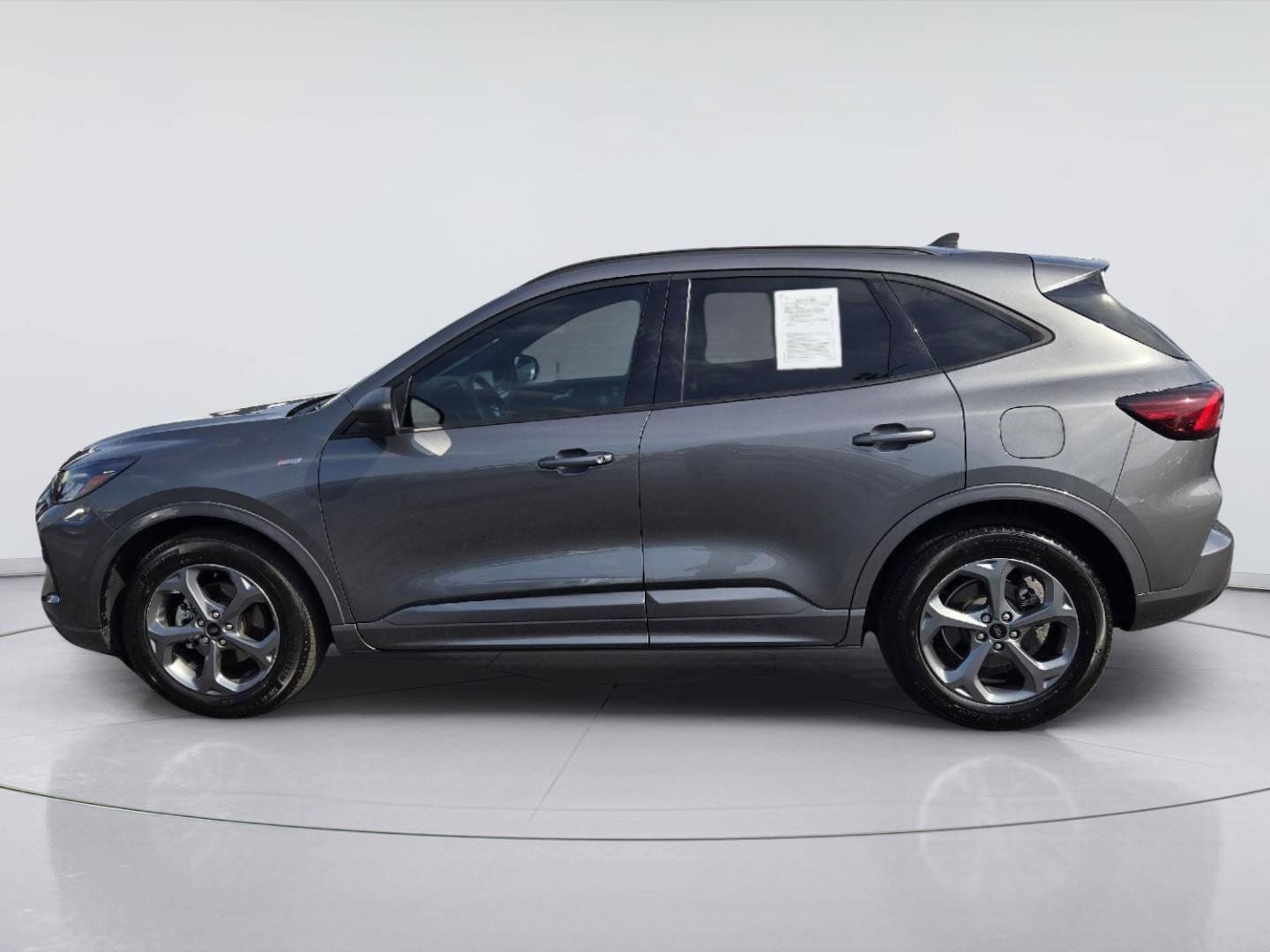 Used 2023 Ford Escape ST-Line w/ Tech Pack #1 AWD/4WD image 5