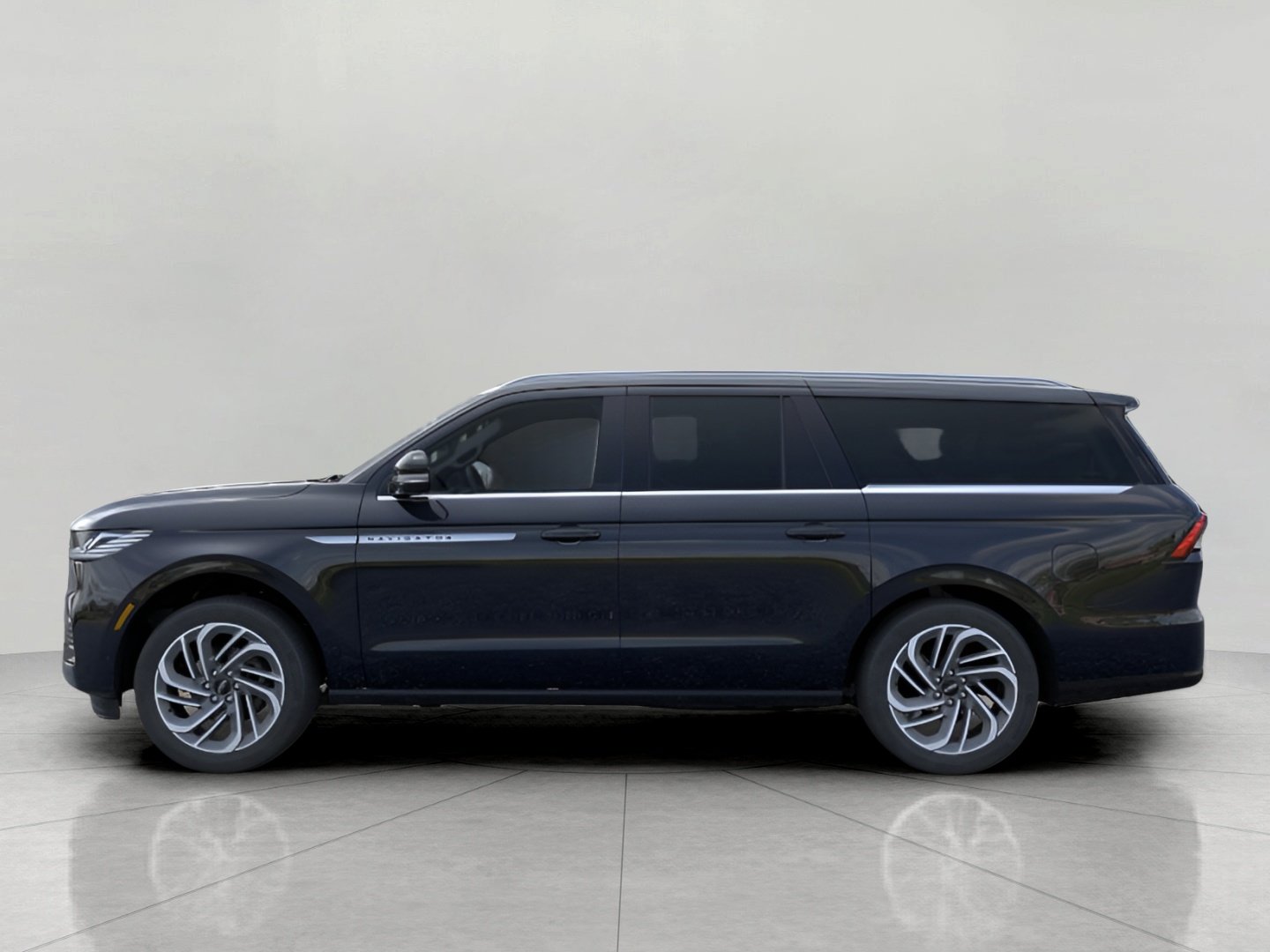 Used 2026 Lincoln Navigator L Reserve AWD/4WD image 4