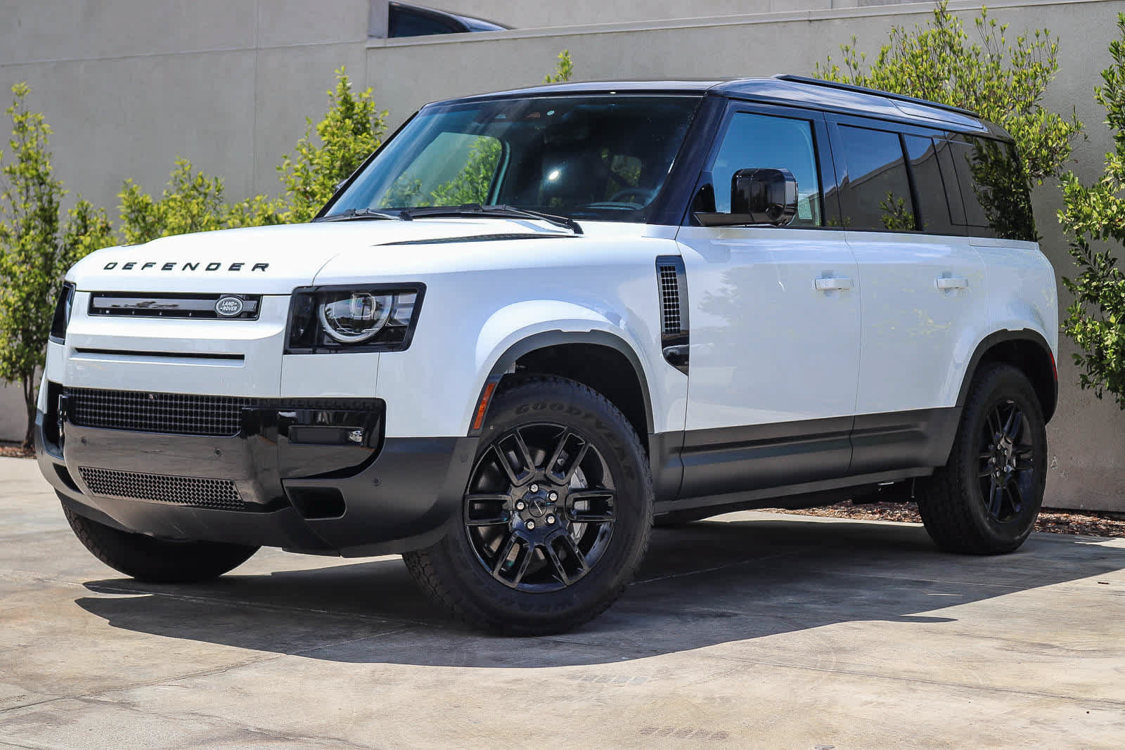 New 2026 Land Rover Defender 110 S AWD/4WD image 1