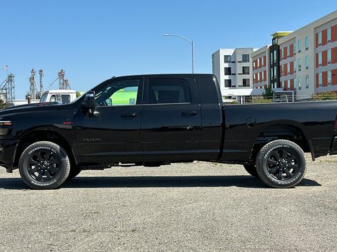 New 2026 RAM 2500 Laramie AWD/4WD image 6