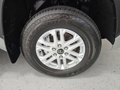 Used 2024 Toyota Tundra SR5 AWD/4WD image 9