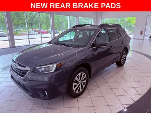 Used 2020 Subaru Outback Premium w/ Popular Package #1 AWD/4WD image 3