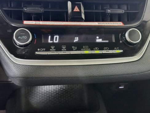 Used 2025 Toyota Corolla LE FWD image 22