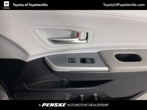 Certified 2025 Toyota Sienna XLE FWD image 24