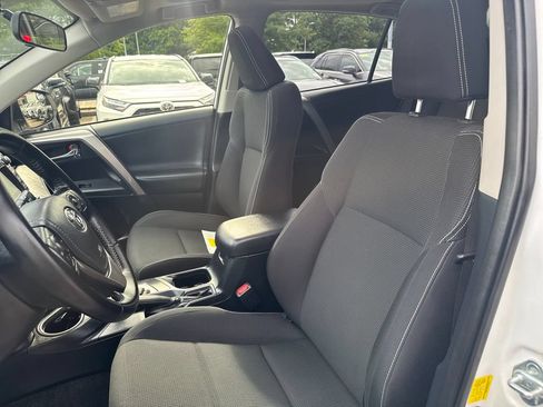 Used 2016 Toyota RAV4 XLE AWD/4WD image 16